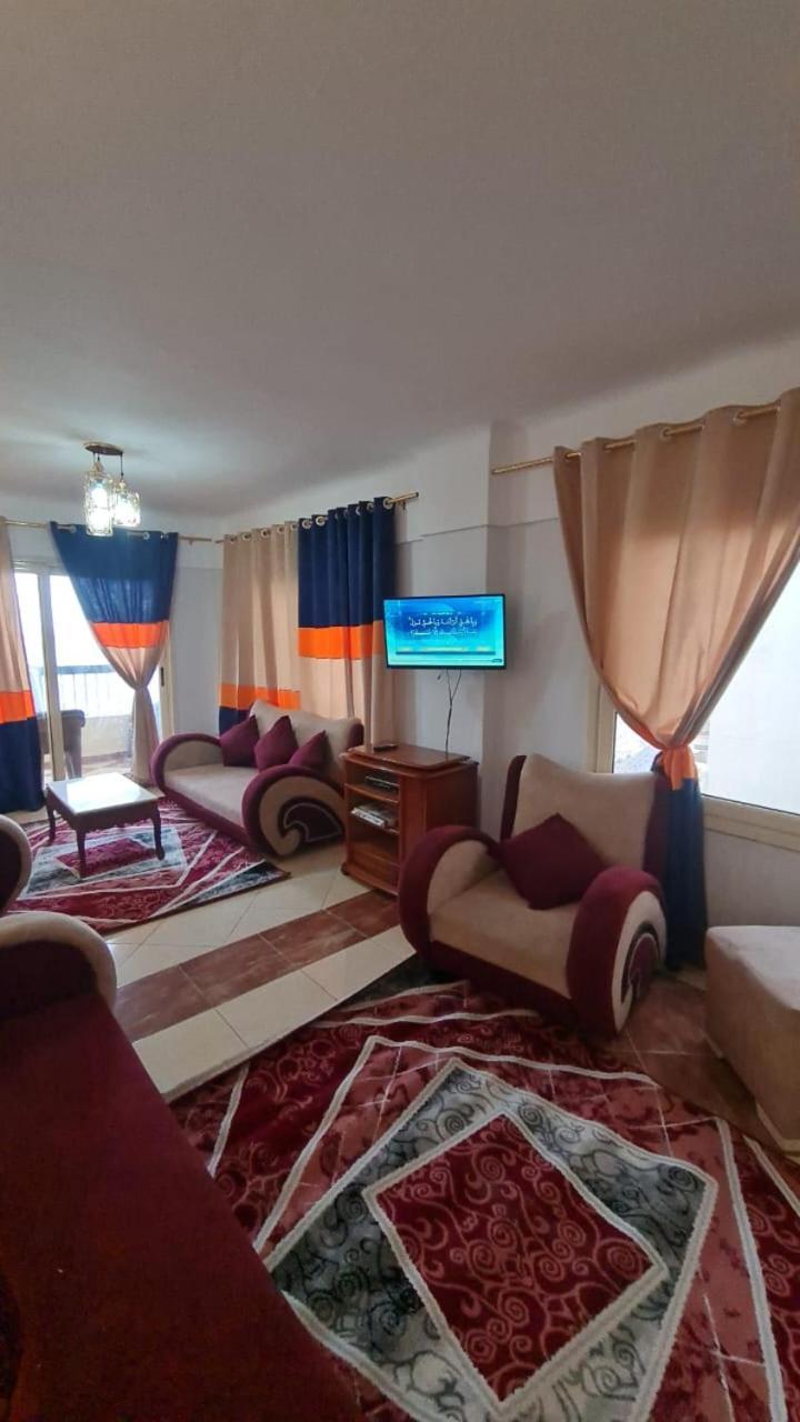 Apartment رائعة علي البحر مباشرة ال 7 دندنة *
