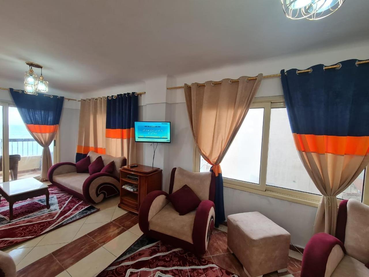 Apartment رائعة علي البحر مباشرة ال 7 دندنة *